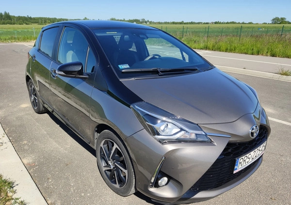 Toyota Yaris cena 67900 przebieg: 39000, rok produkcji 2019 z Ropczyce małe 92